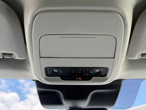 Used 2025 Ford Expedition Max Platinum AWD/4WD image 33