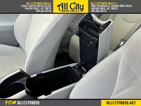Used 2012 Toyota Prius Three FWD image 36