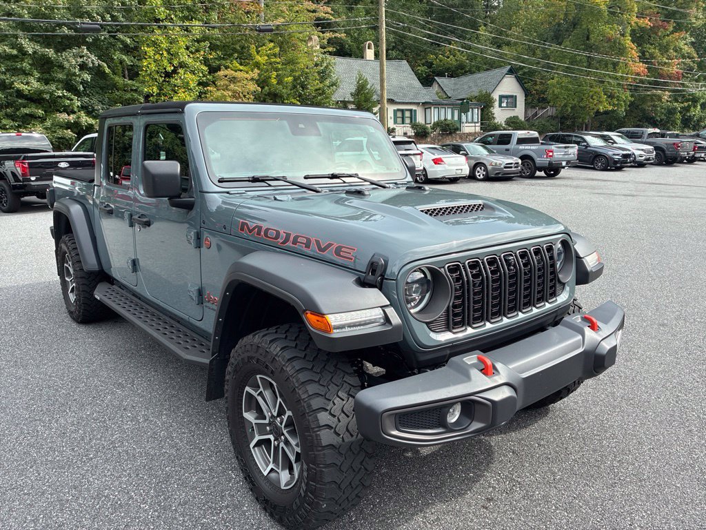 Used 2024 Jeep Gladiator Mojave w/ Technology Group AWD/4WD image 1