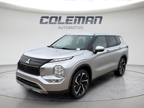 Used 2024 Mitsubishi Outlander SE FWD image 1