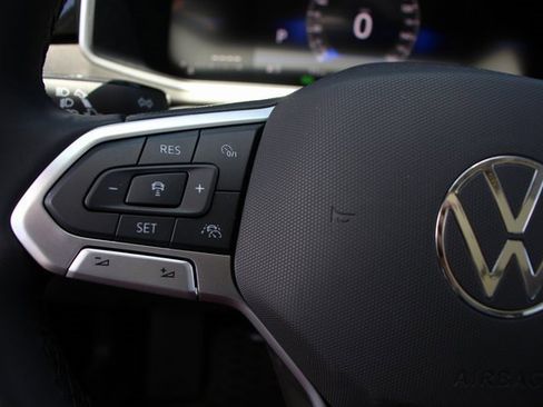 New 2025 Volkswagen Taos SE image 20