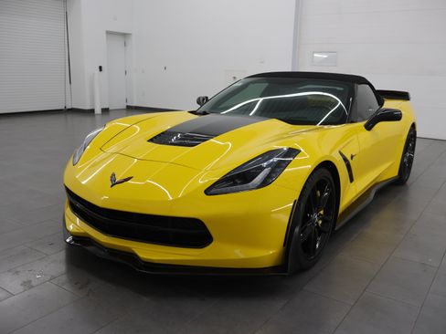 Used 2014 Chevrolet Corvette Stingray Convertible w/ 3LT Preferred Equipment Group RWD image 6
