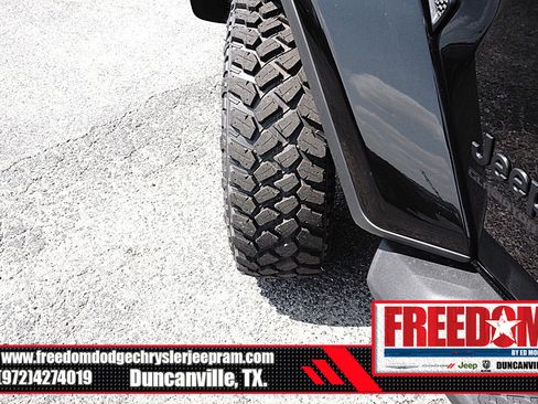 New 2025 Jeep Gladiator Sport image 44