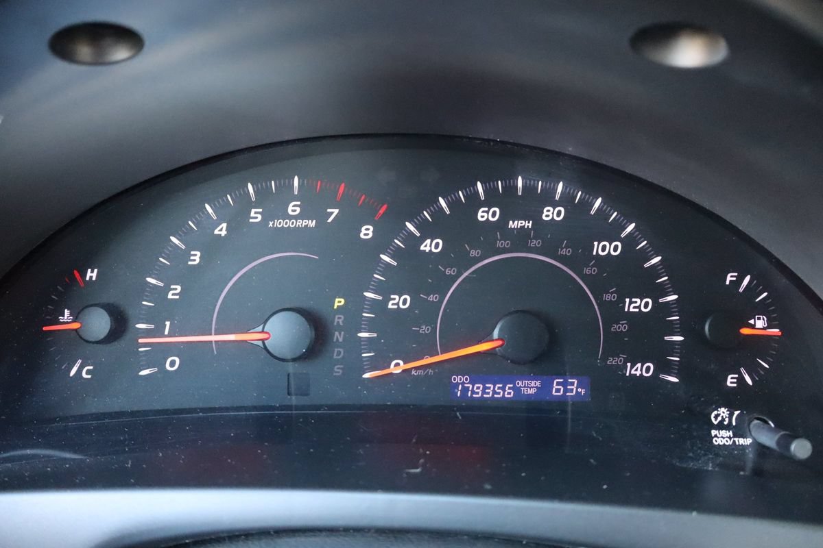 Used 2010 Toyota Camry FWD image 32