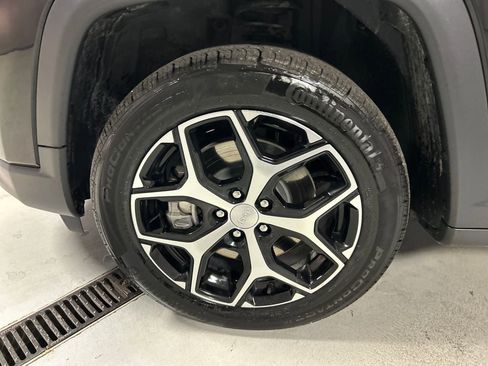 Used 2024 Jeep Compass Limited image 9