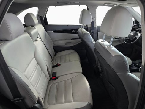 Used 2019 Kia Sorento SX FWD image 42