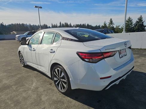 Used 2025 Nissan Sentra SV w/ SV Premium Package image 7