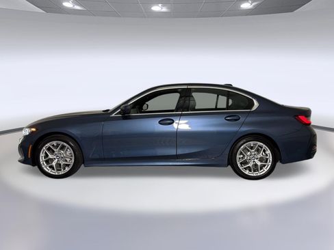 Used 2025 BMW 330i Sedan RWD image 2