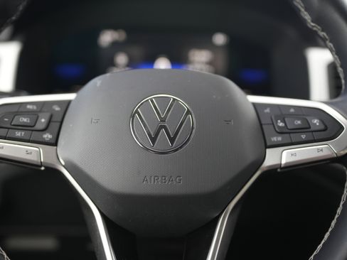 Certified 2022 Volkswagen Atlas SE image 19