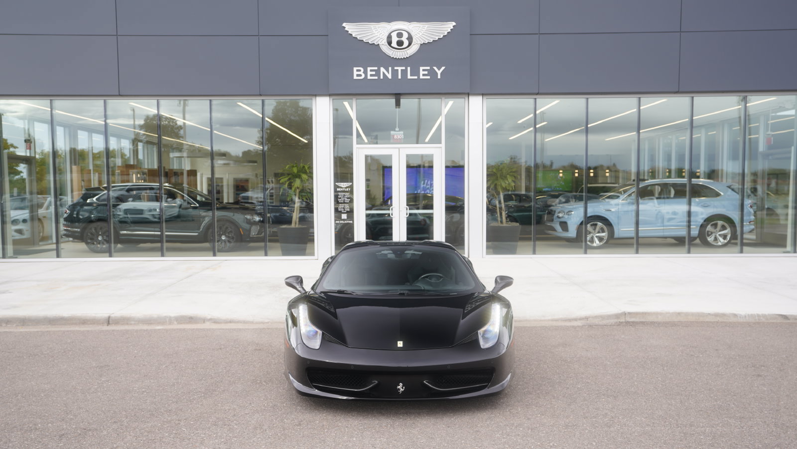 Used 2014 Ferrari 458 Spider RWD image 25