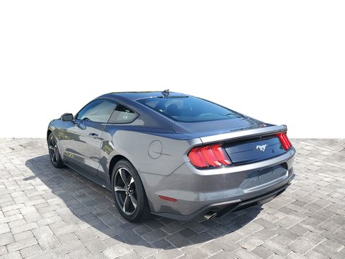 Used 2021 Ford Mustang Coupe image 4