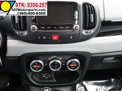 Used 2014 FIAT 500L Easy w/ Popular Equipment Group FWD image 18