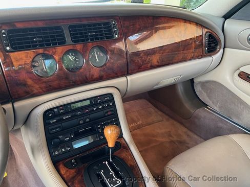 Used 1999 Jaguar XK8 Convertible RWD image 36