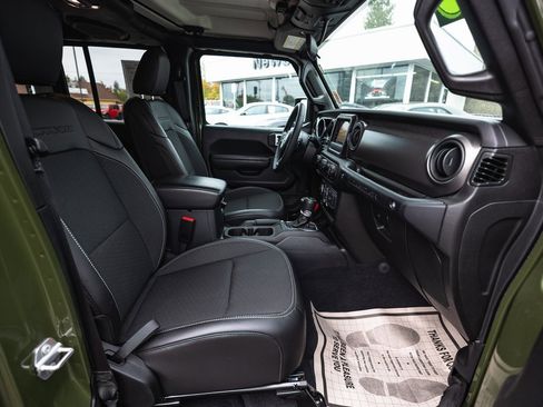 Used 2023 Jeep Wrangler Freedom Edition image 29