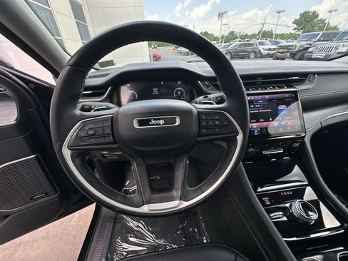 Used 2021 Jeep Grand Cherokee L Limited w/ Luxury Tech Group II AWD/4WD image 24
