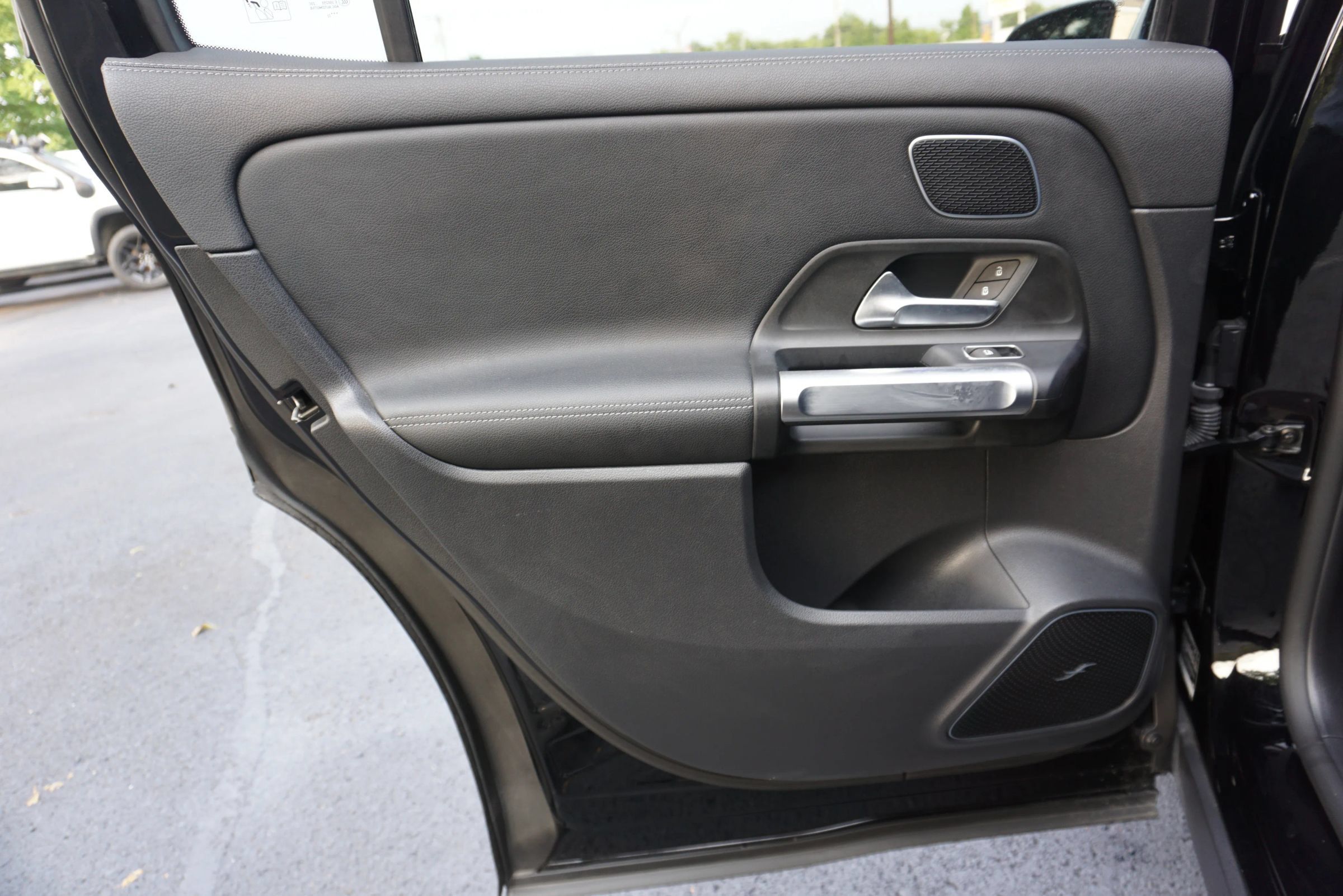 Used 2022 Mercedes-Benz EQB 350 4MATIC w/ Pinnacle Package image 24