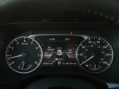 Certified 2025 Nissan Pathfinder SL w/ SL Premium Package AWD/4WD image 15