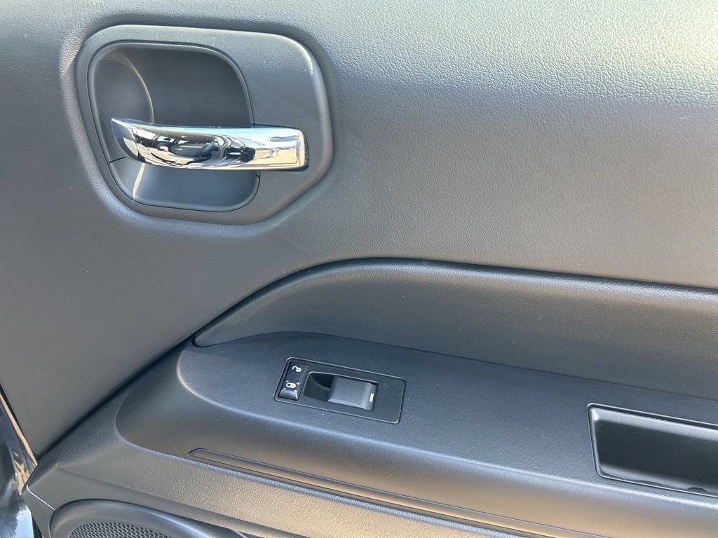 Used 2017 Jeep Patriot Sport w/ Power Value Group FWD image 18
