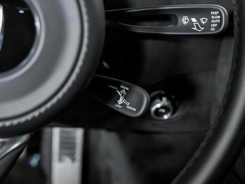 Used 2024 McLaren 750S Spider RWD image 30