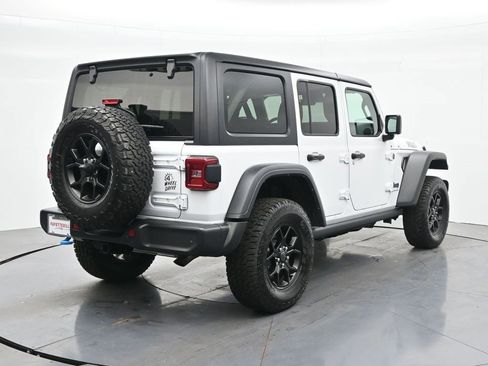 Used 2024 Jeep Wrangler Unlimited AWD/4WD image 5