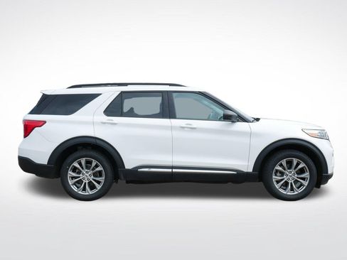 Certified 2023 Ford Explorer XLT AWD/4WD image 2