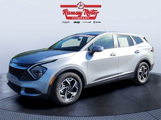 Used 2024 Kia Sportage LX image 1