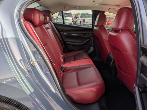 Used 2023 MAZDA MAZDA3 s image 30