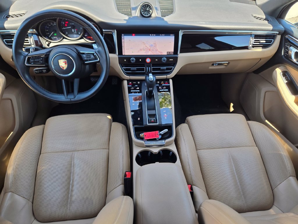 Used 2023 Porsche Macan Turbo AWD/4WD image 13