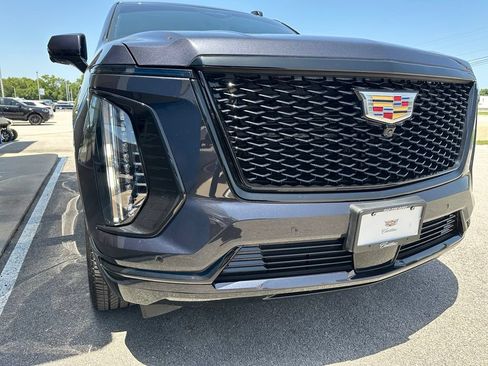 Used 2025 Cadillac Escalade Sport RWD image 5