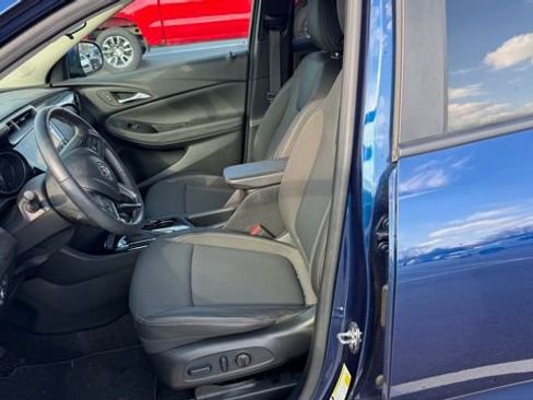 Used 2023 Buick Encore GX Preferred w/ Cold Weather Comfort Package image 17