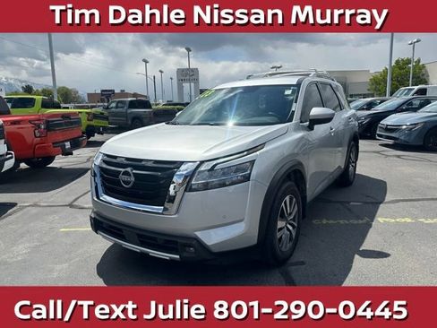 Used 2023 Nissan Pathfinder SL AWD/4WD image 5