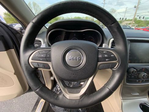 Used 2014 Jeep Grand Cherokee Limited w/ Trailer Tow Group IV AWD/4WD image 11