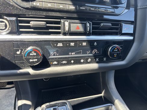 Used 2023 Nissan Pathfinder SL w/ SL Premium Package AWD/4WD image 26