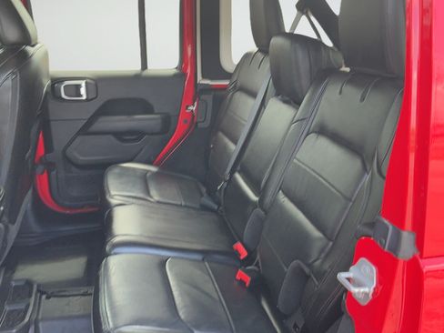 Used 2021 Jeep Wrangler Unlimited Sahara AWD/4WD image 19