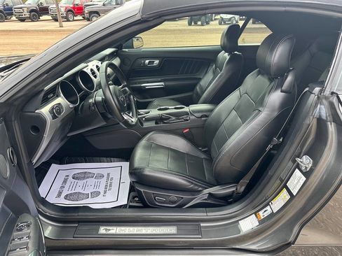 Used 2019 Ford Mustang GT Premium RWD image 32