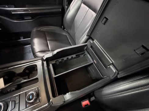 Used 2024 Ford Expedition Max XLT image 33