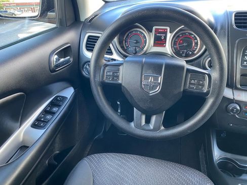 Used 2017 Dodge Journey SE image 18