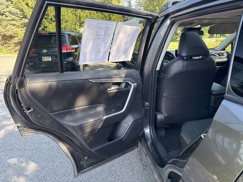 Used 2023 Toyota RAV4 XLE Premium image 12