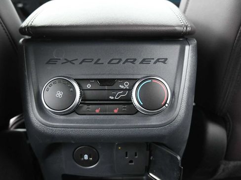 New 2026 Ford Explorer Platinum image 15