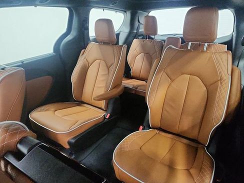 New 2026 Chrysler Pacifica Pinnacle image 26