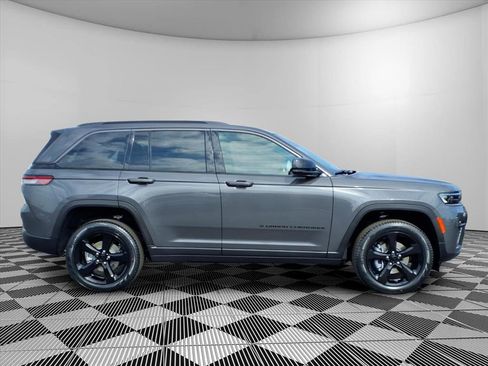 New 2026 Jeep Grand Cherokee Limited w/ Limited Altitude Package image 3