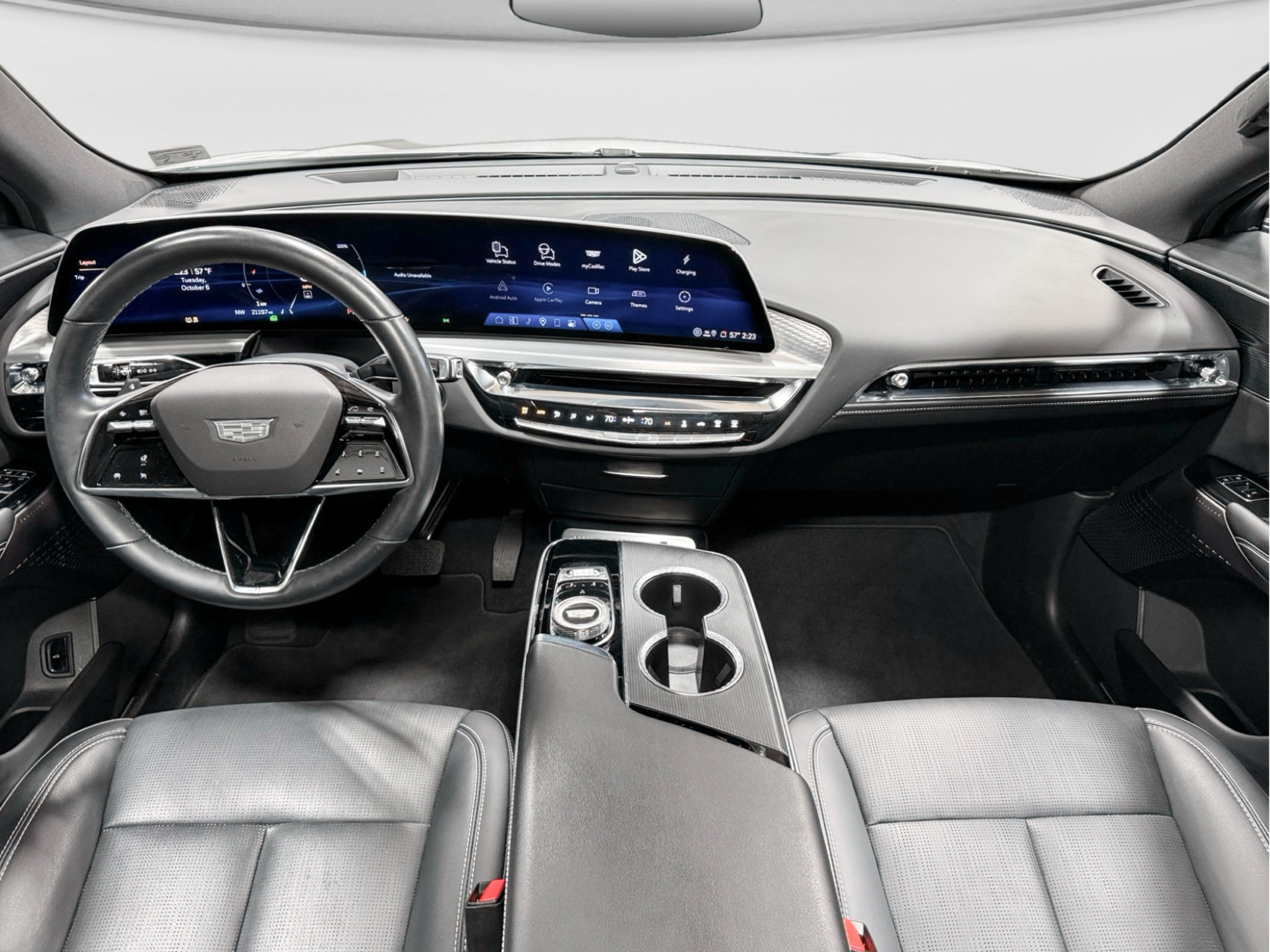 Used 2025 Cadillac Lyriq Luxury AWD/4WD image 15