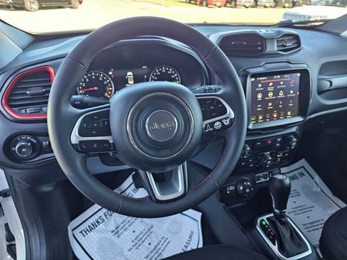 Used 2023 Jeep Renegade Trailhawk image 15
