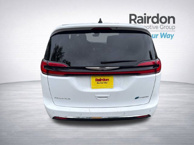 Used 2024 Chrysler Pacifica Limited FWD image 6