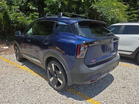 Used 2025 Nissan Kicks SR FWD image 6