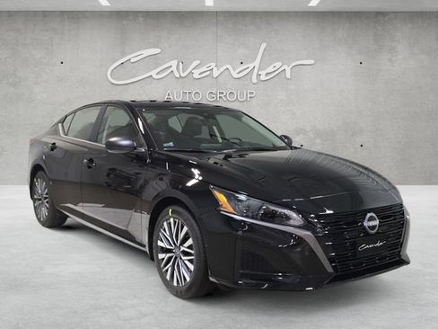 New 2026 Nissan Altima 2.5 SV FWD image 2