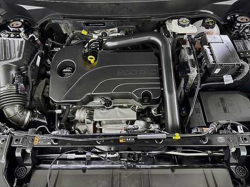 Used 2024 GMC Terrain SLT image 28