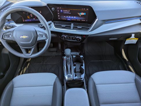 New 2026 Chevrolet Trax LT w/ Sunroof Package image 10