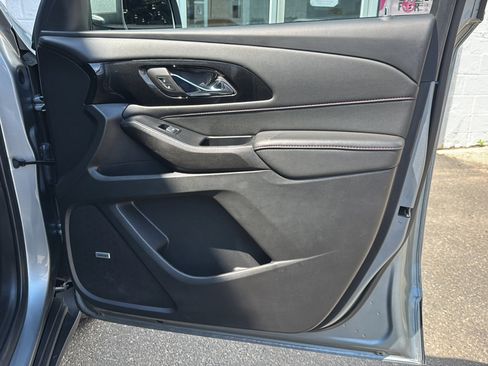 Used 2023 Chevrolet Traverse RS AWD/4WD image 20