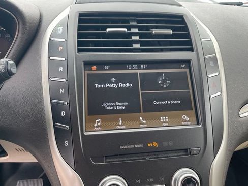 Used 2019 Lincoln MKC Premiere FWD image 23